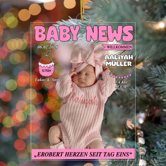 BabyNewsZeitungFoto_PersonalisierteGeschenkeAcrylOrnamentFurDasErsteWeihnachten_Eltern
