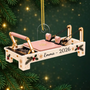 Pilates Reformer PersonalisiertesGeschenk_Acryl WeihnachtsanhangerFurPilates Fans4