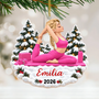 Yoga Frau_Mit_Verschneiten_Weihnachtsb_umen_ _Personalisiertes_Geschenk_Acryl Ornament_F_r_Yoga Liebhaber4