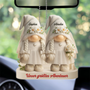 ZeitloseVerbundenheit_BrautpaarMitHerzenUndBlumen_PersonalisiertesGeschenkOrnamentFurPaare_10